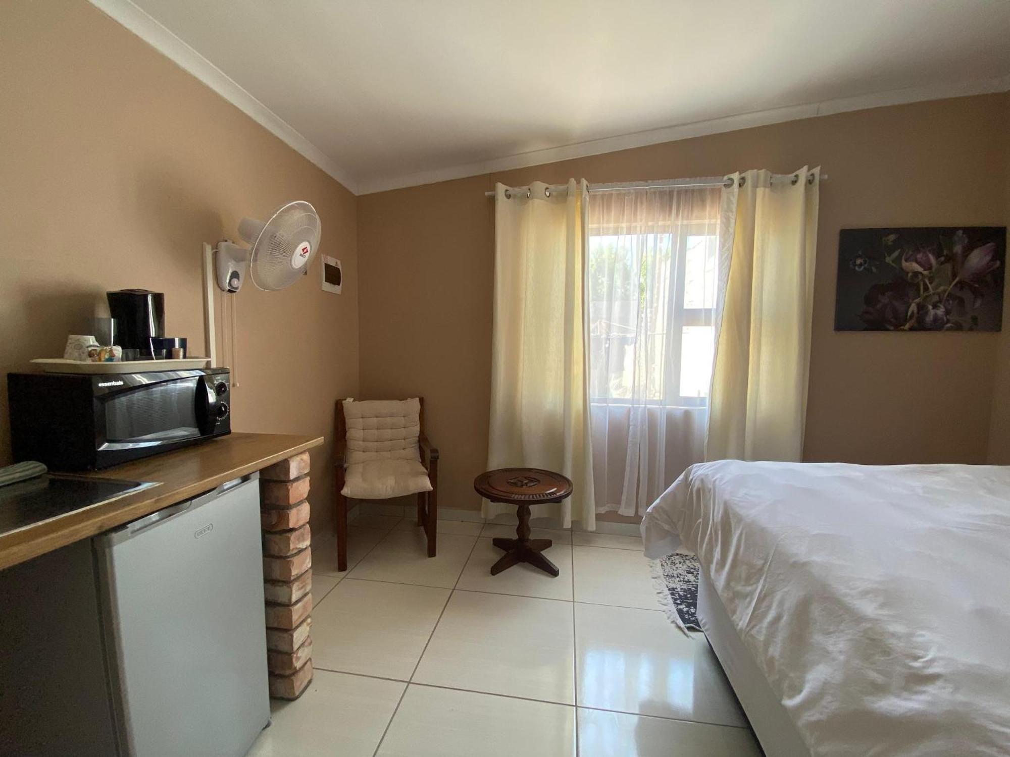 Inecia'S B & B Uis Экстерьер фото