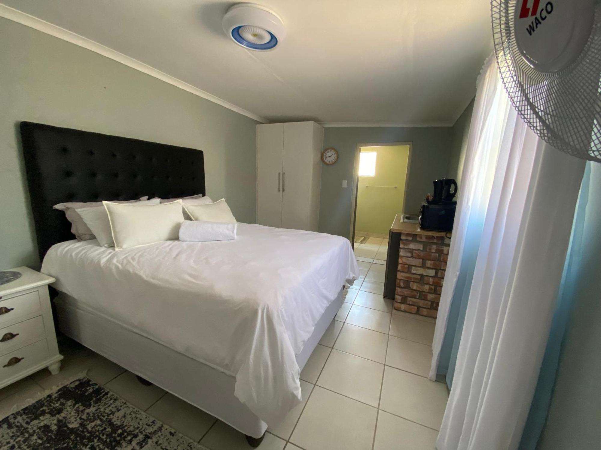 Inecia'S B & B Uis Экстерьер фото