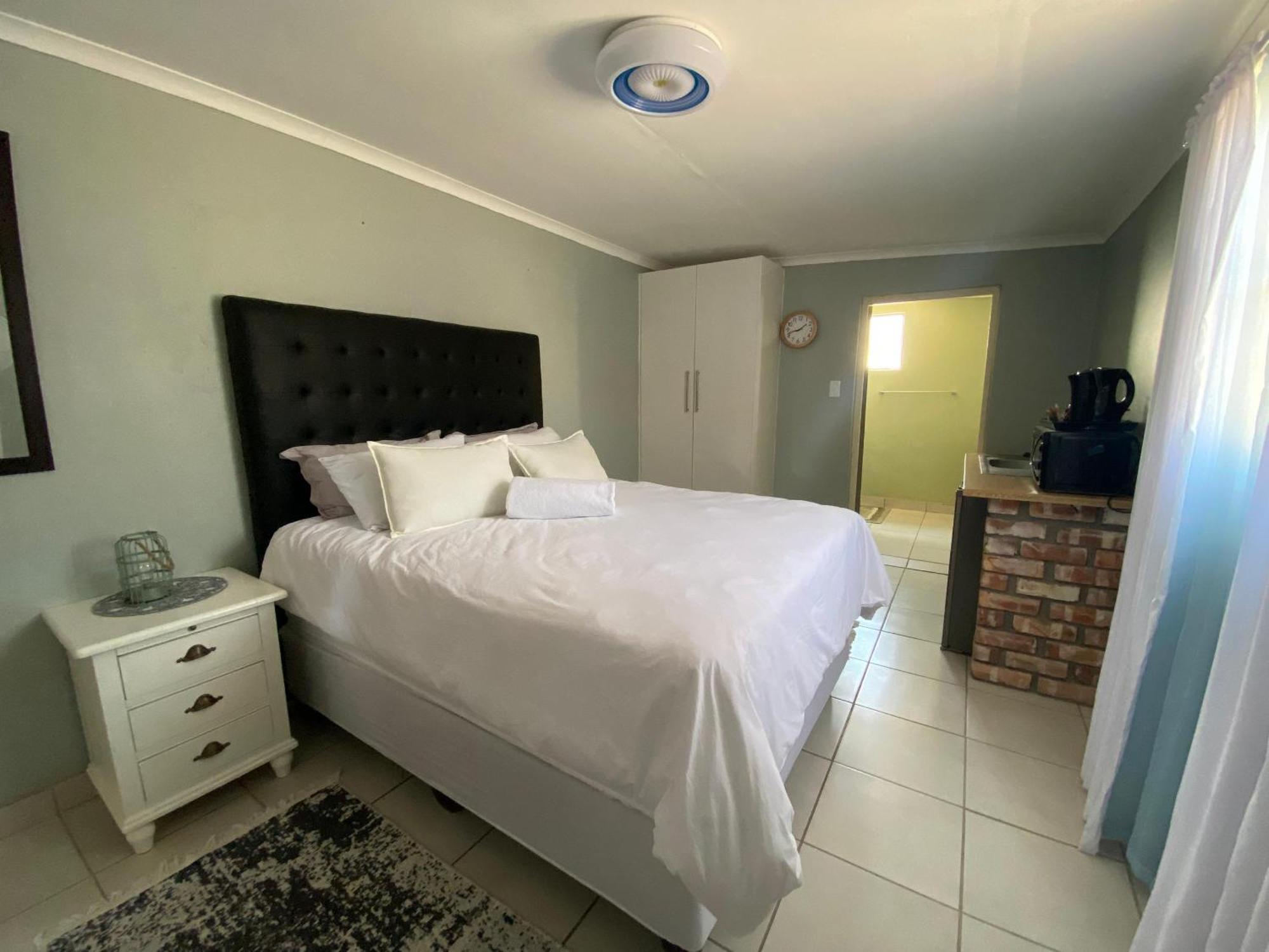 Inecia'S B & B Uis Экстерьер фото